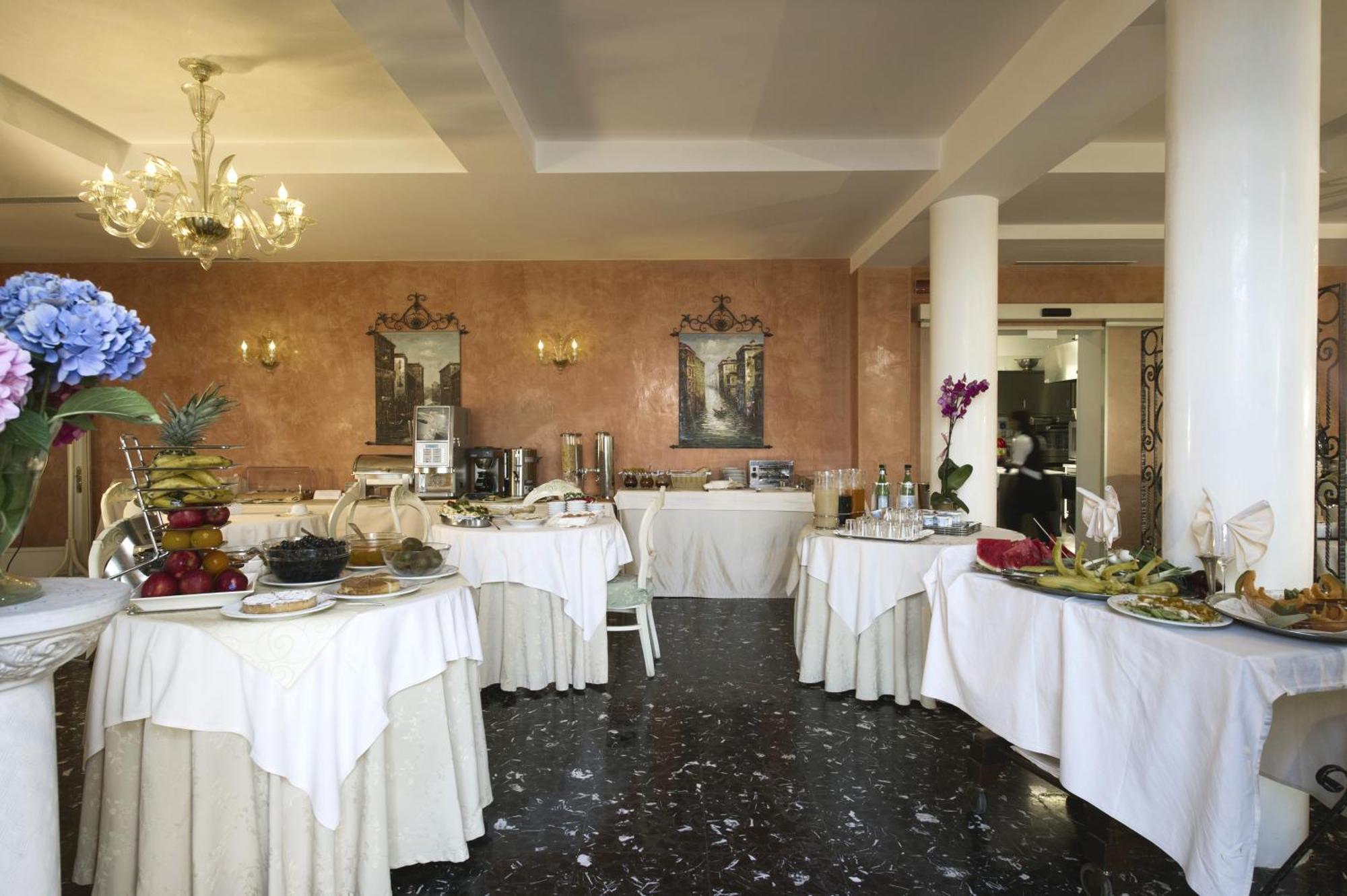 Viktoria Palace Hotel Lido de Venecia Exterior foto